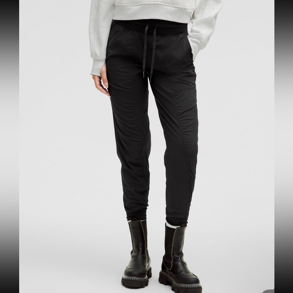 Lululemon dance studio mid-rise jogger